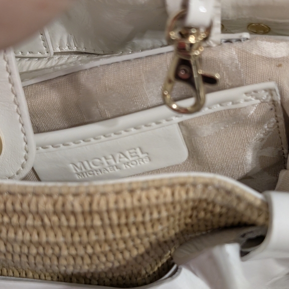 Michael Kors White Patent Leather &‎ Beige Raffia Buckled Hobo Bag - Picture 16 of 16